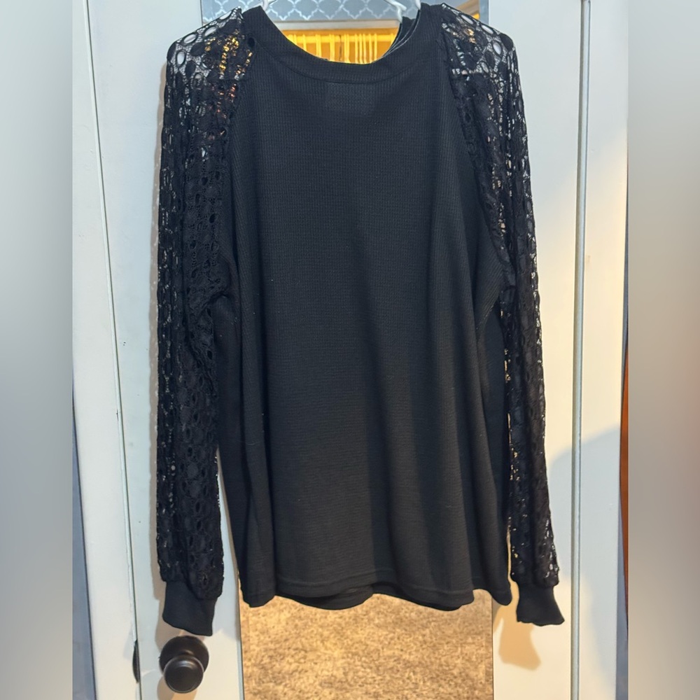 Lace Sleeve Top – Soft Knit Tee with Sweatshirt Vibes & Back Zip (XXL)
